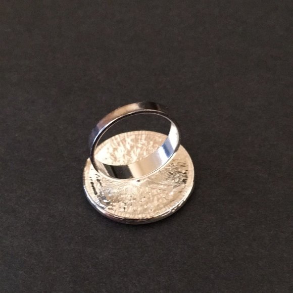 Artsy Statement Ring - Picture 5 of 8